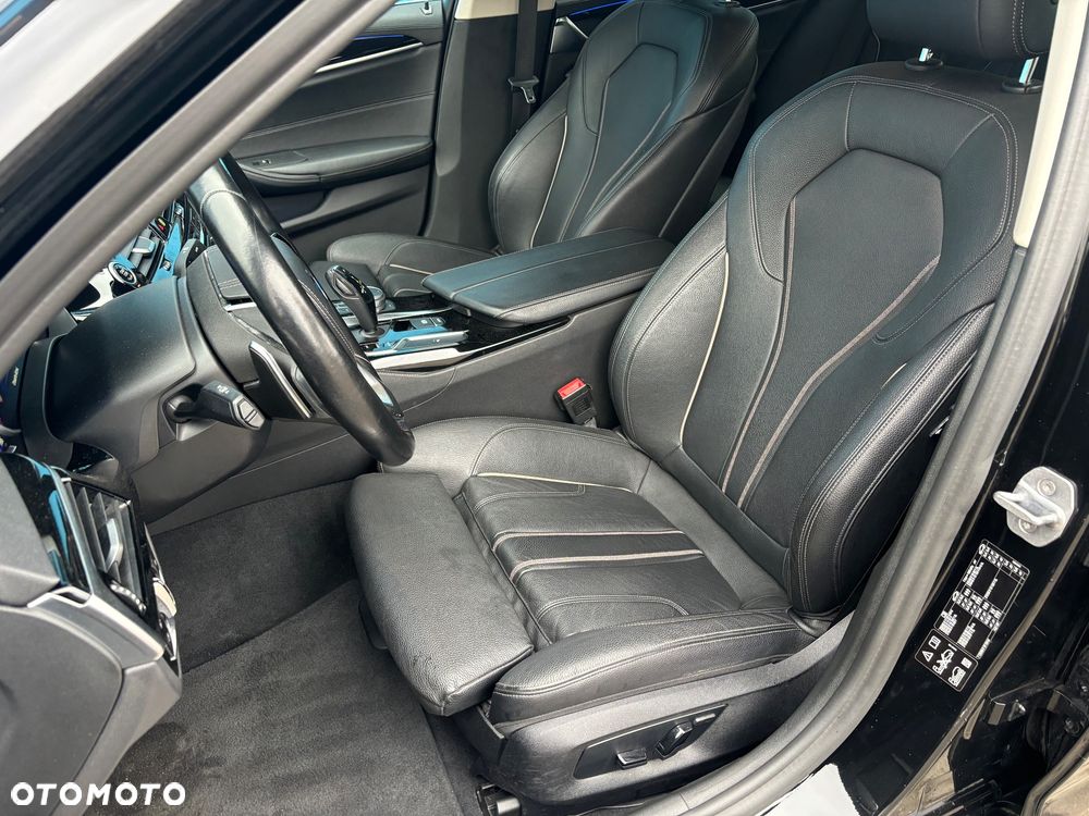 BMW Seria 5 520d xDrive Luxury Line sport - 10