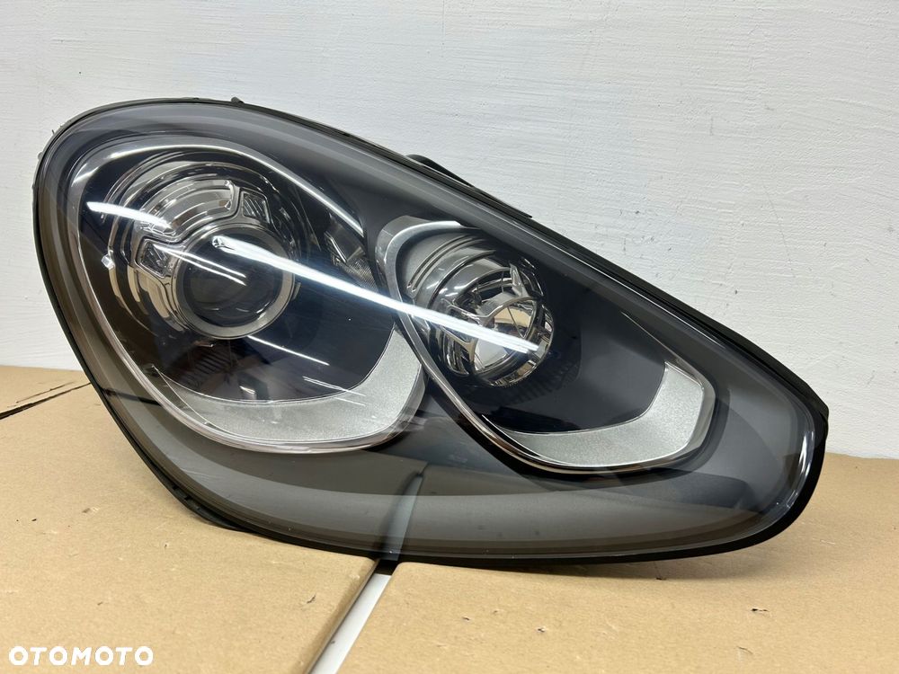 porsche cayenne 7p lift lampa przód prawa - 13
