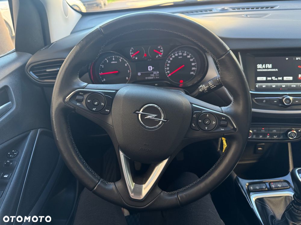 Opel Crossland X 1.2 T Design Line S&S - 18