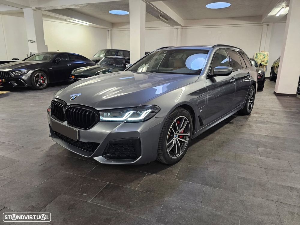 BMW 530 e Pack Desportivo M - 1