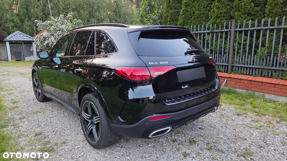 Mercedes-Benz GLC 300 4Matic 9G-TRONIC AMG Line Advanced - 5