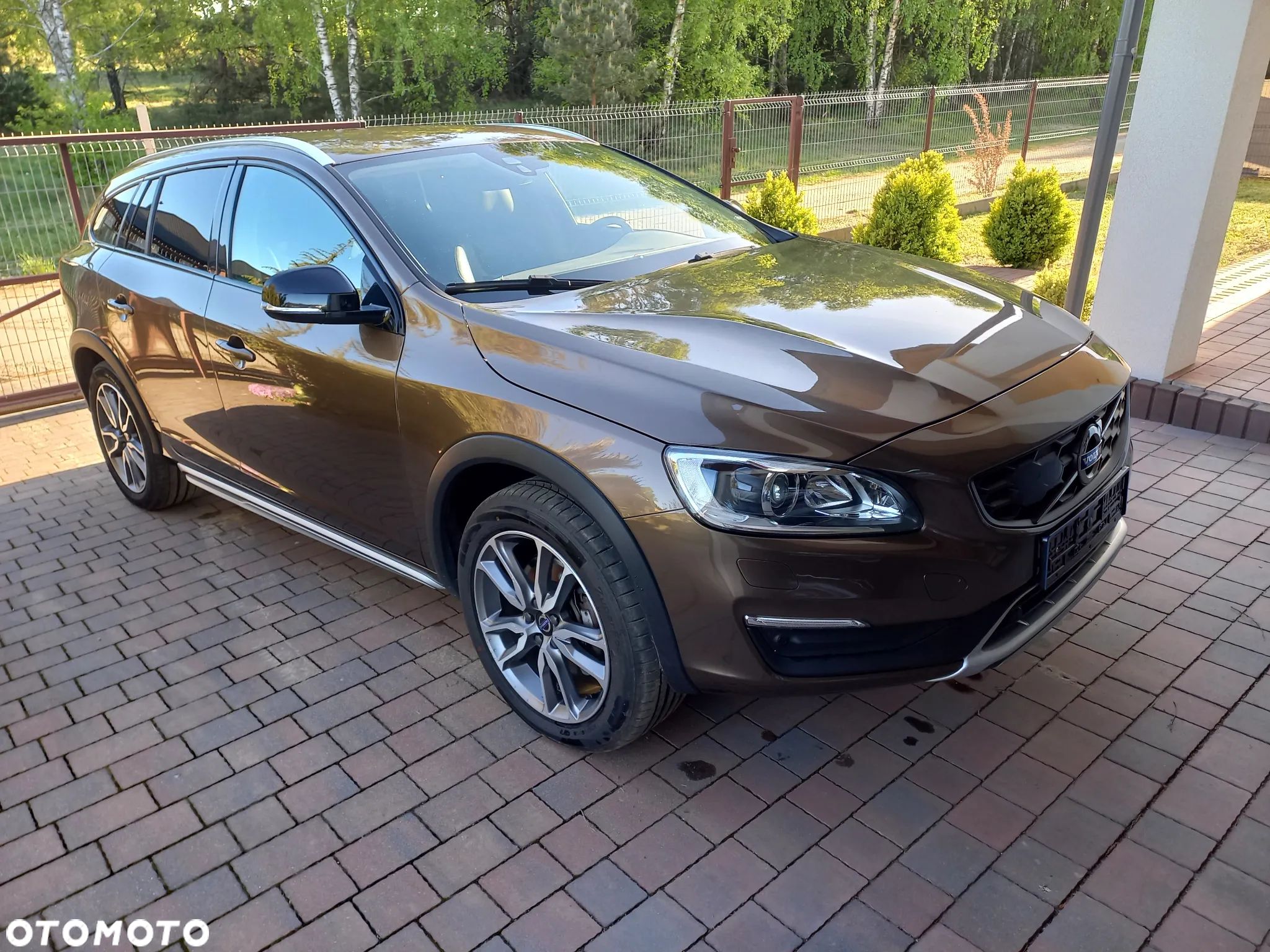 Volvo V60 Cross Country D3 Drive-E Momentum - 1
