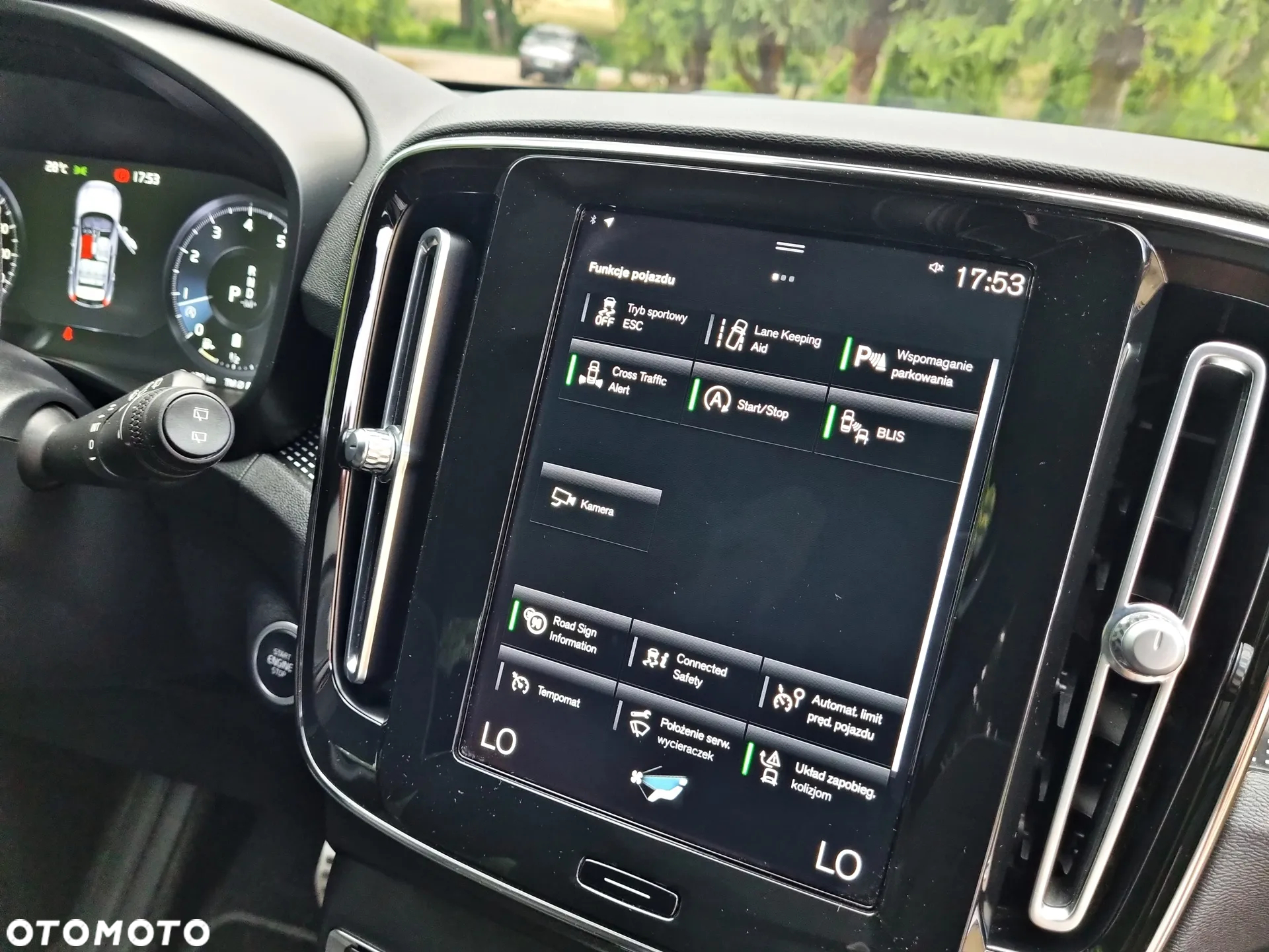 Volvo XC 40 B4 B AWD Geartronic RDesign - 23