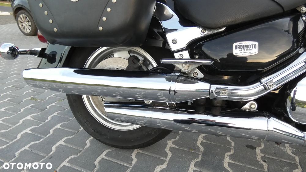 Suzuki Intruder - 13
