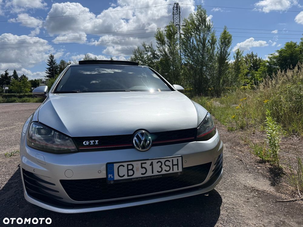 Volkswagen Golf - 24