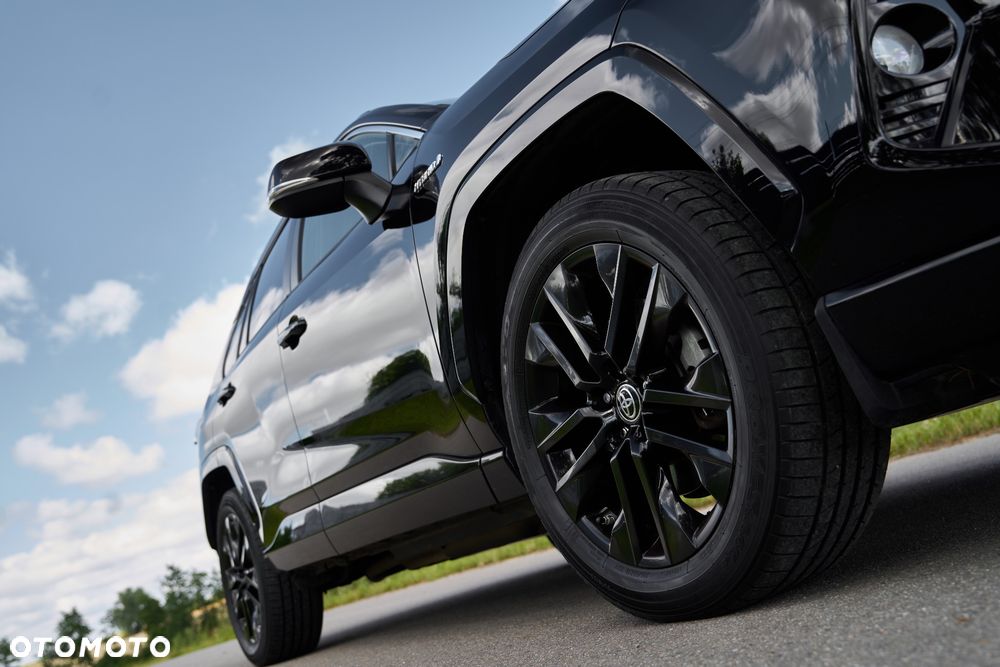 Toyota RAV4 2.5 Hybrid Black Edition by JBL 4x4 - 16