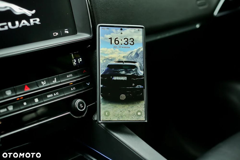 Jaguar F-Pace 2.0 i4P AWD Prestige - 16