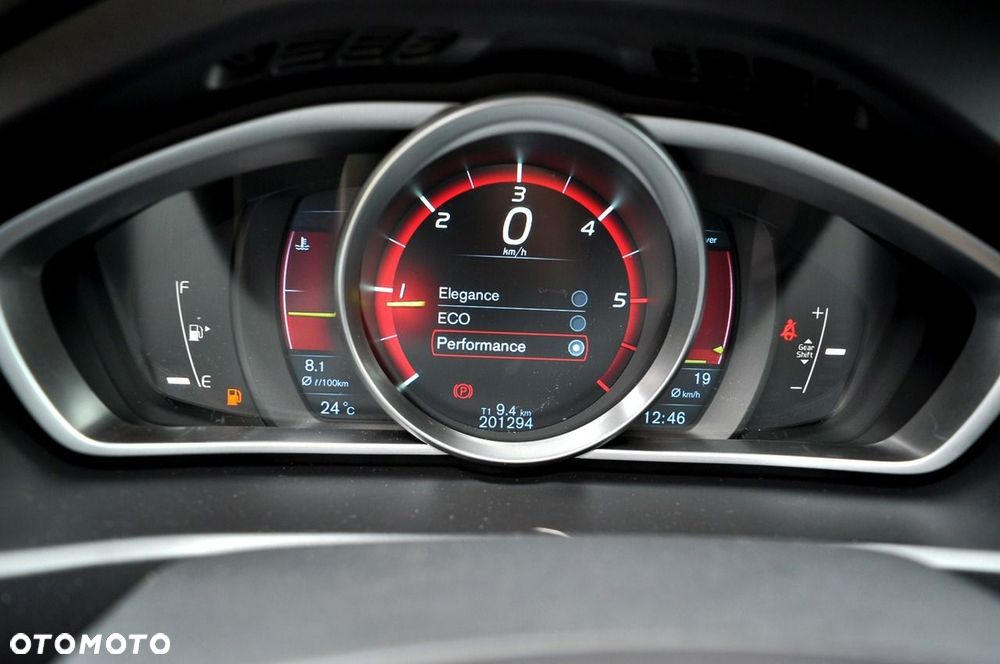 Volvo V40 D2 Momentum - 26