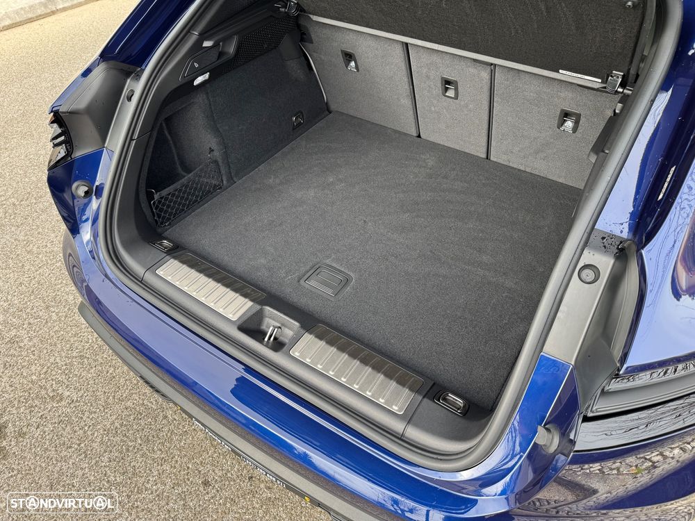 Porsche Macan Electric 4 - 13