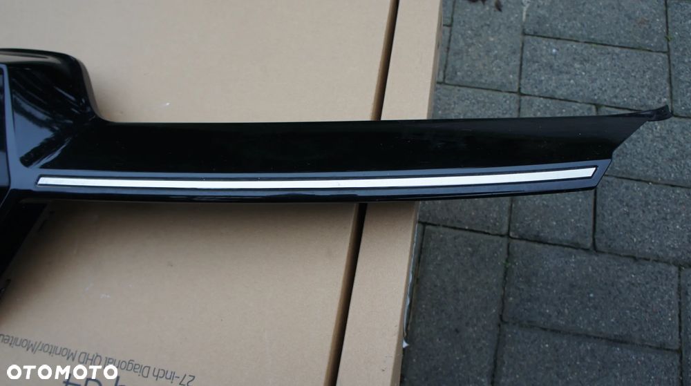 ATRAPA GRILL EMBLEMAT ZNACZEK RENAULT CLIO V LIFT - 4