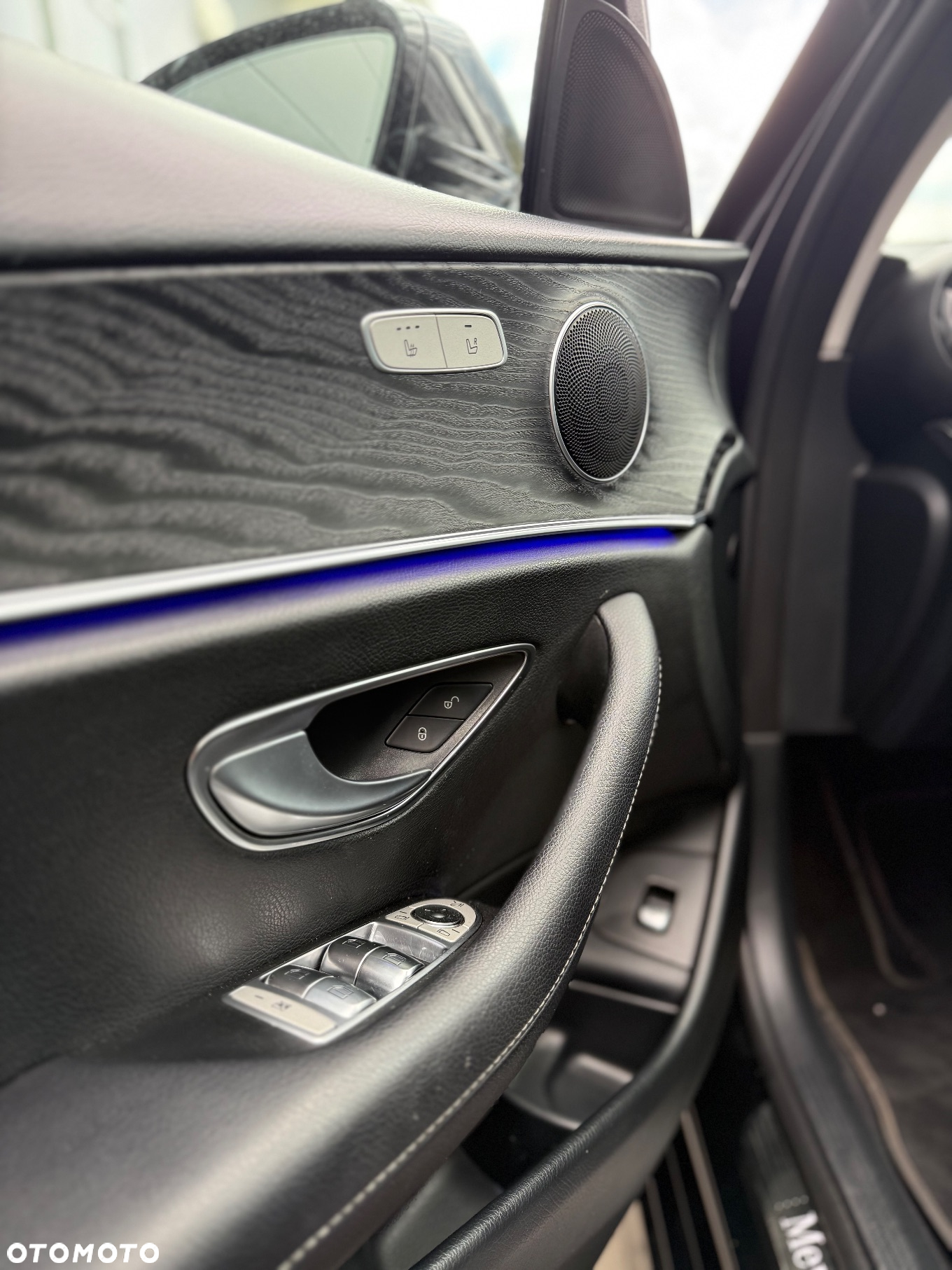 Mercedes-Benz Klasa E 220 d 4-Matic 9G-TRONIC - 19