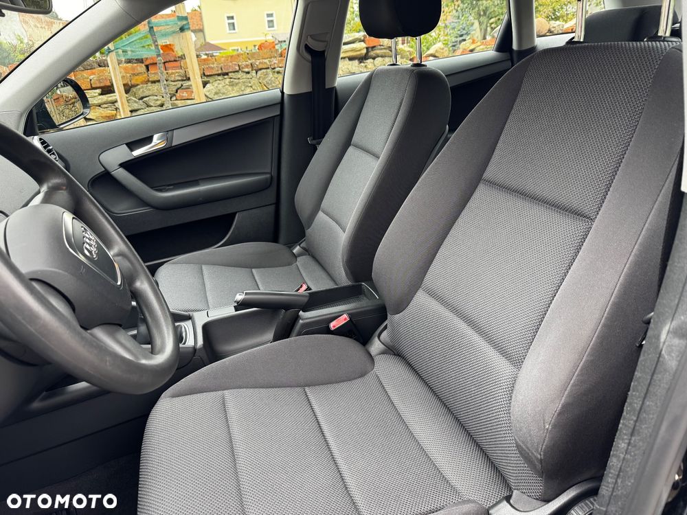 Audi A3 Sportback 1.8 TFSI Ambiente - 23