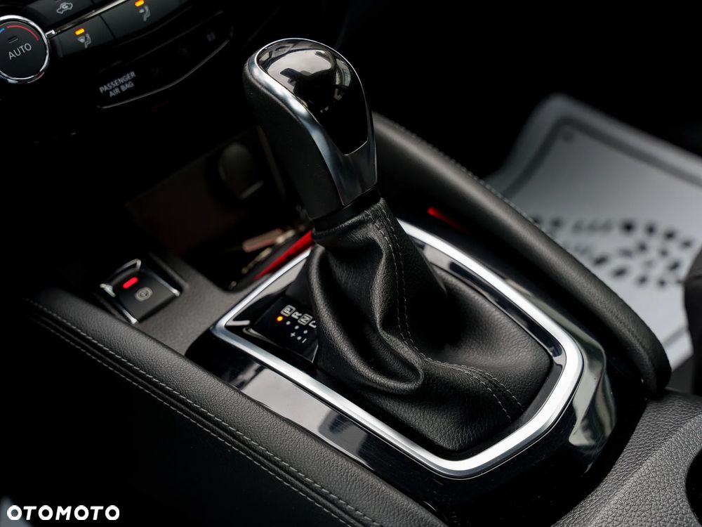 Nissan Qashqai 1.2 DIG-T N-Connecta Xtronic - 38