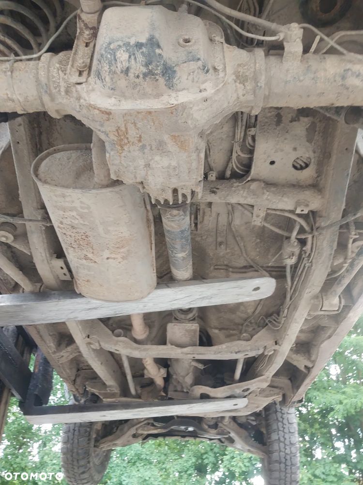 Opel Frontera A Long 4x4 terenówka silnik 2.2 Benzyna X22XE X22SE skrzynia biegów most reduktor napęd rama poroże kangur bumper przód wał wachacz bak zbiornik osłona koła felgi szyba wydech hak holowniczy lampa zamek koło zapasowe klapa tył tylna szyba uchylna NA CZĘŚCI WSZYSTKIE CZĘŚCI - 24