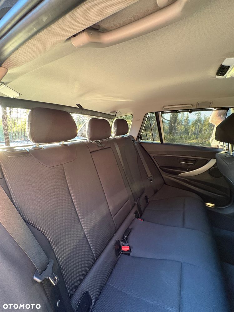BMW Seria 3 318d - 29