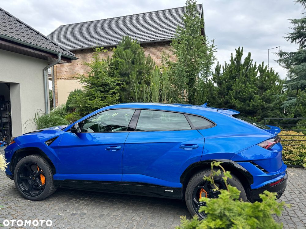 Lamborghini Urus - 4