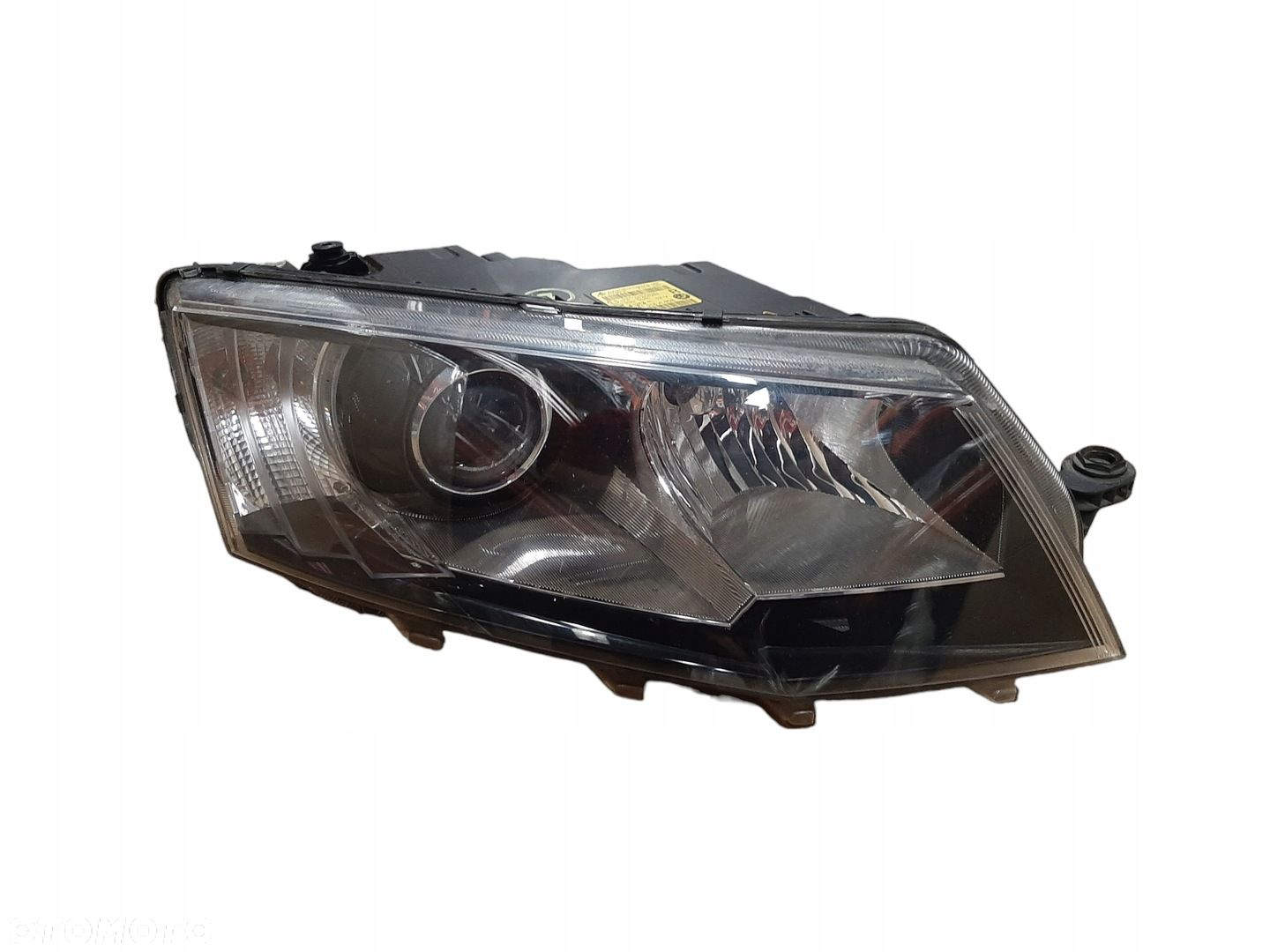SKODA OCTAVIA 3 2014-2018 REFLEKTOR LAMPA PRAWA XENON 5E2941016A WERSJA UK - 2