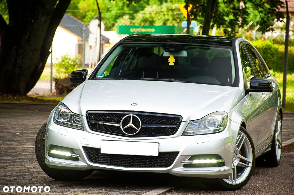 Mercedes-Benz Klasa C 250 CGI BlueEff Avantgarde - 1