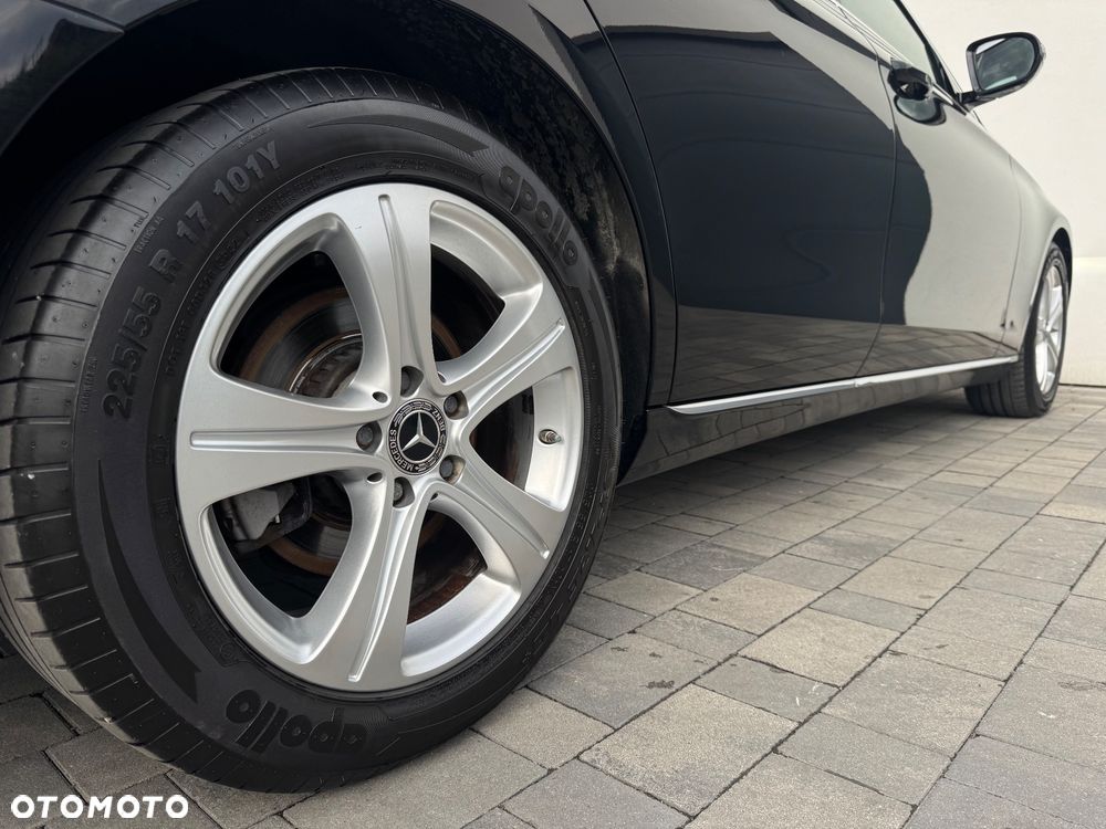 Mercedes-Benz Klasa E 220 d Business Edition 9G-TRONIC - 37