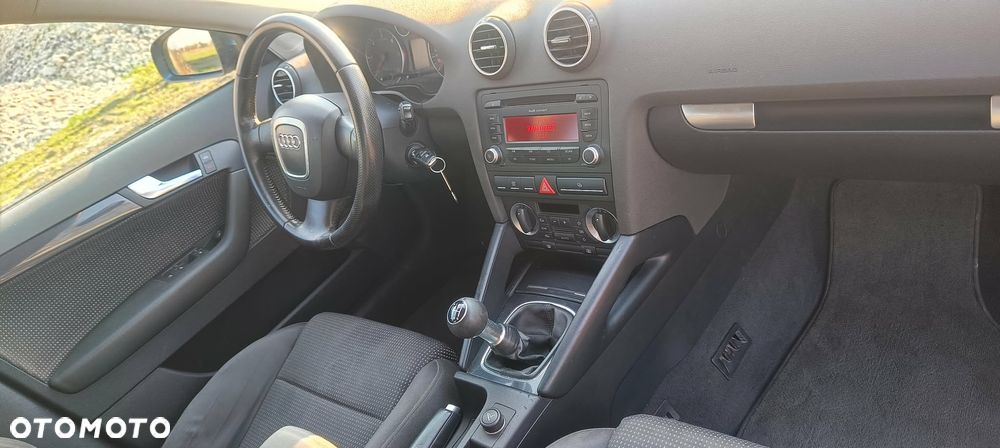 Audi A3 Sportback 2.0 TDI Ambiente - 6