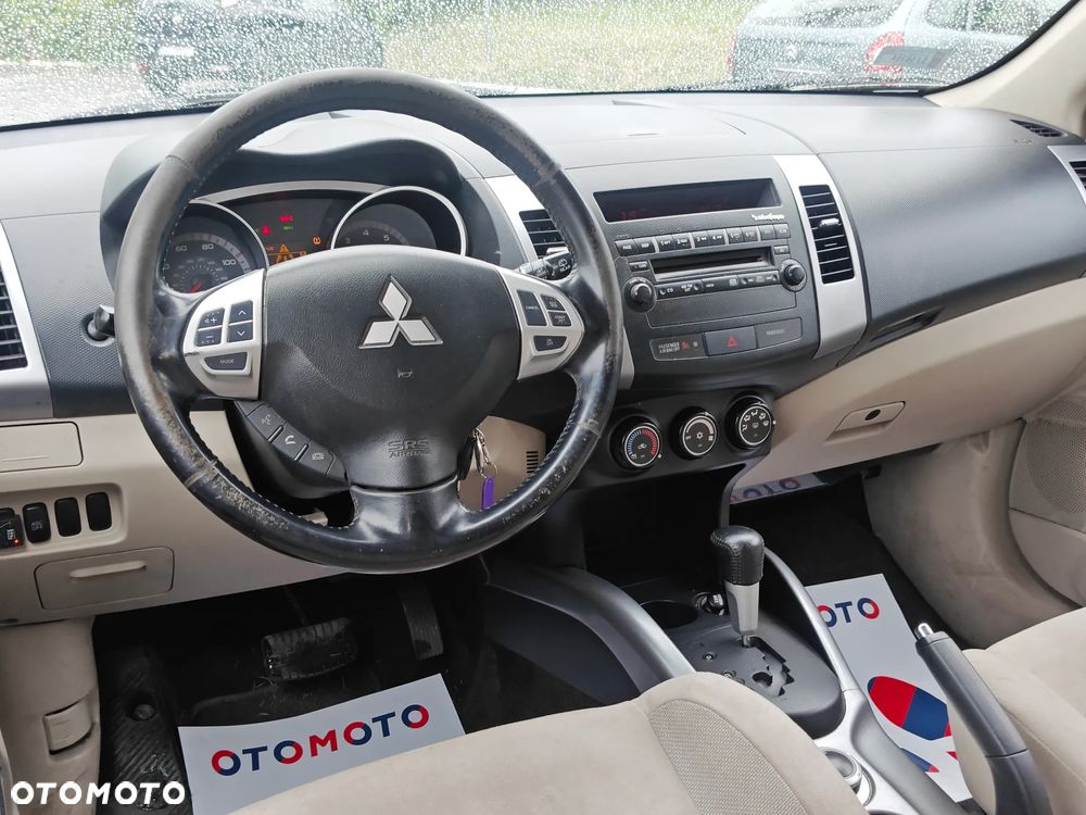 Mitsubishi Outlander 3.0 V6 LS 2WD - 15