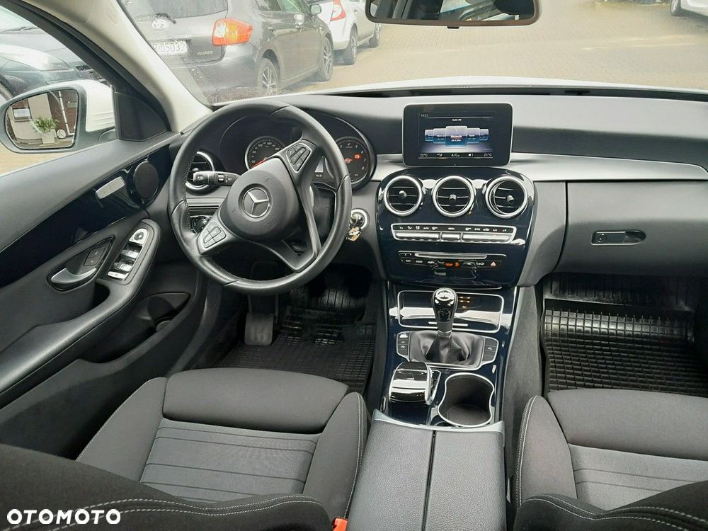 Mercedes-Benz Klasa C 180 - 14