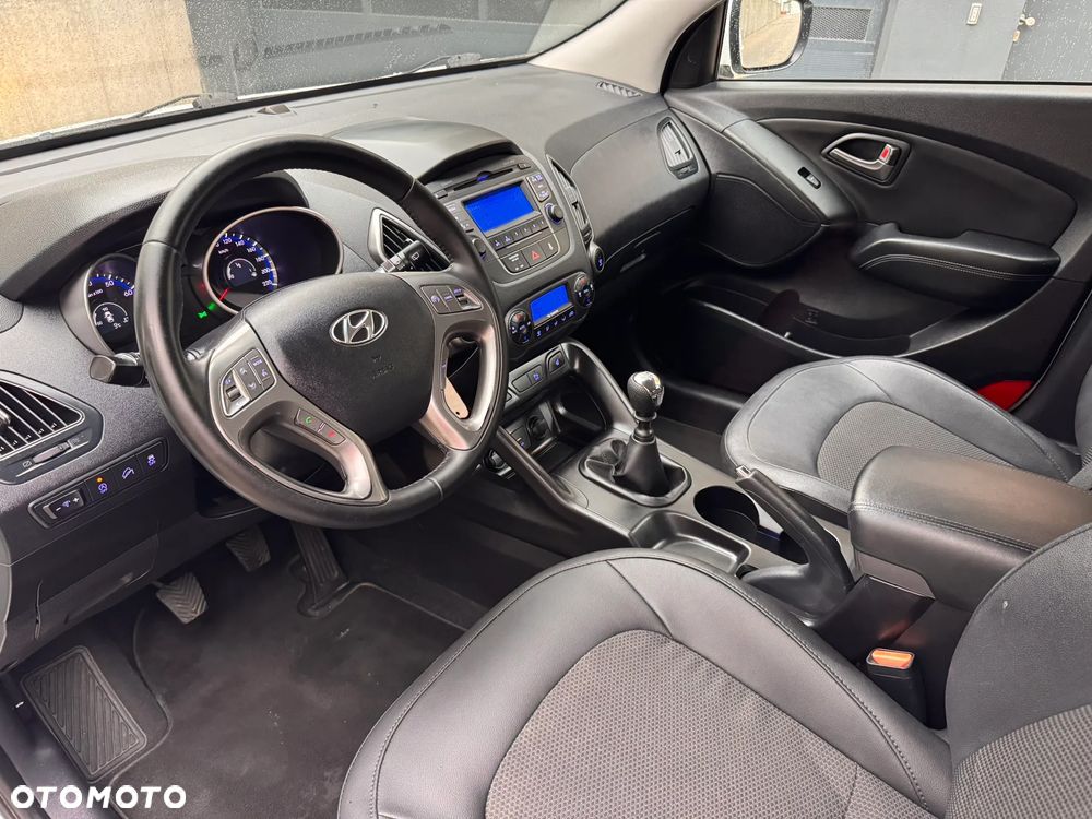 Hyundai ix35 blue 1.6 2WD Finale Gold - 16