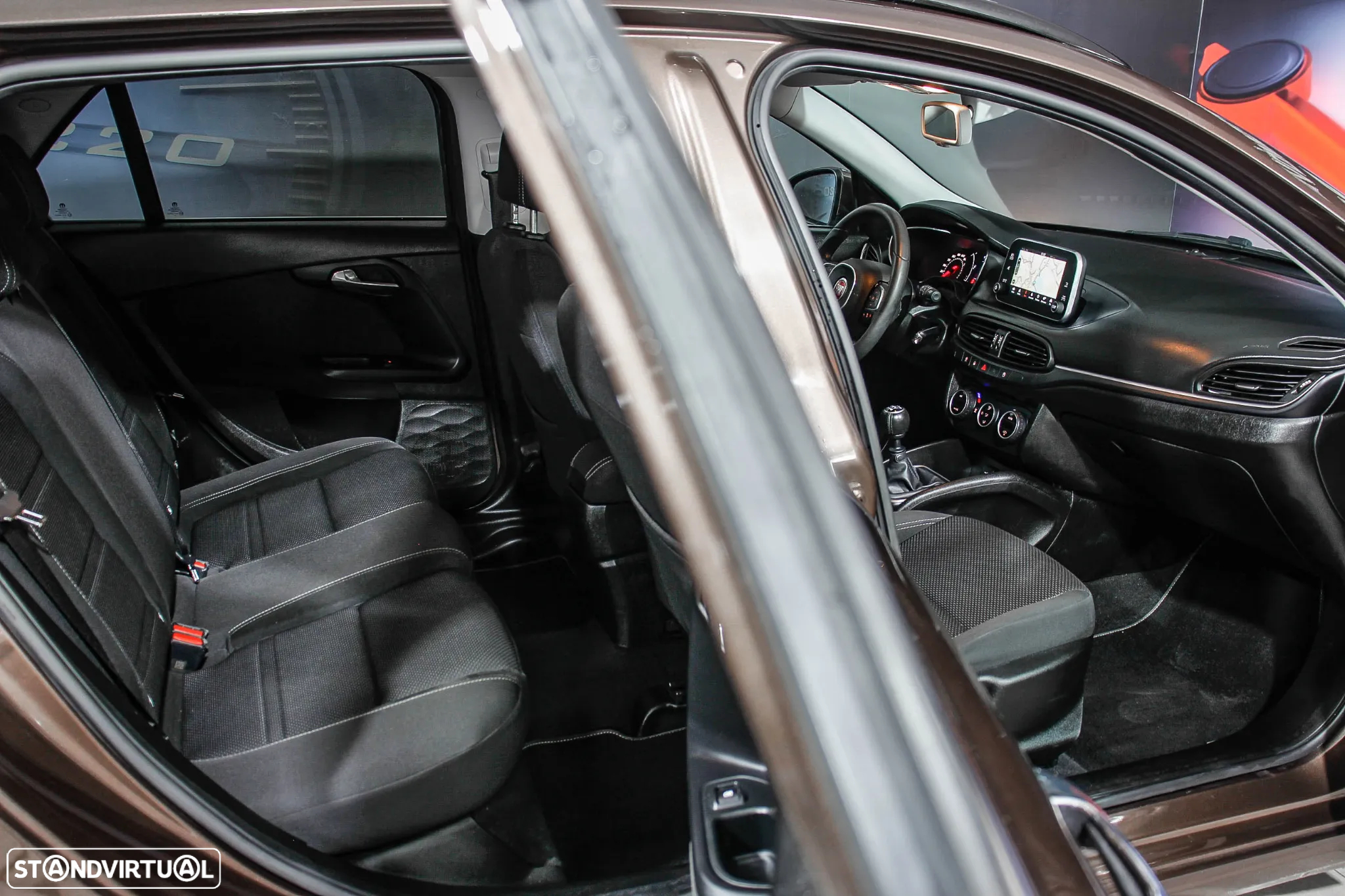 Fiat Tipo Station Wagon 1.6 M-Jet Lounge - 15