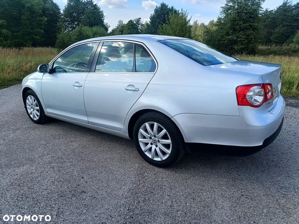 Volkswagen Jetta 1.6 TDI DPF Highline - 6