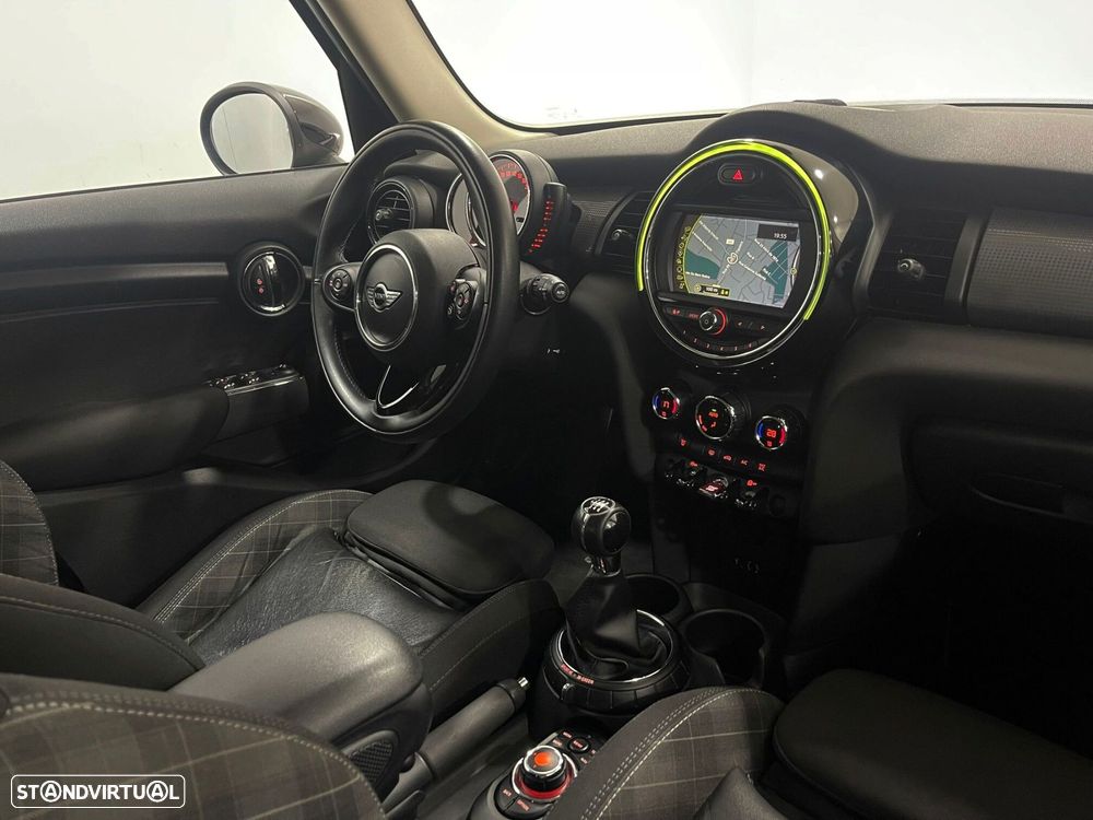 MINI 5 Portas Cooper D - 23