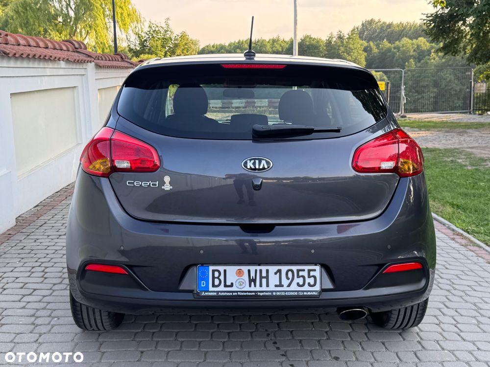 Kia Ceed - 35