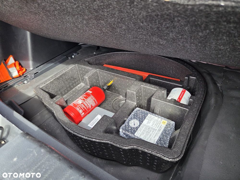 Toyota Yaris 1.5 VVT-i GR SPORT - 10