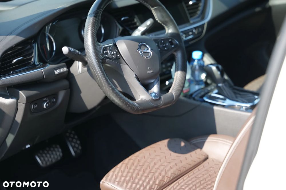 Opel Insignia - 8