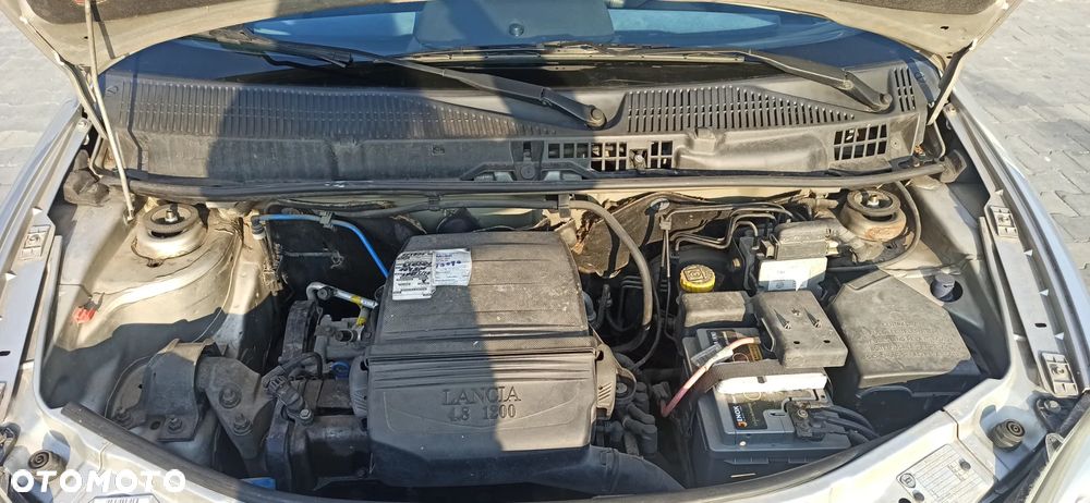 Lancia Ypsilon 1.2 8v - 8