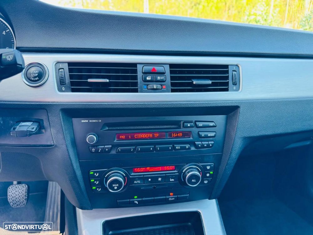BMW 320 d Coupe - 28