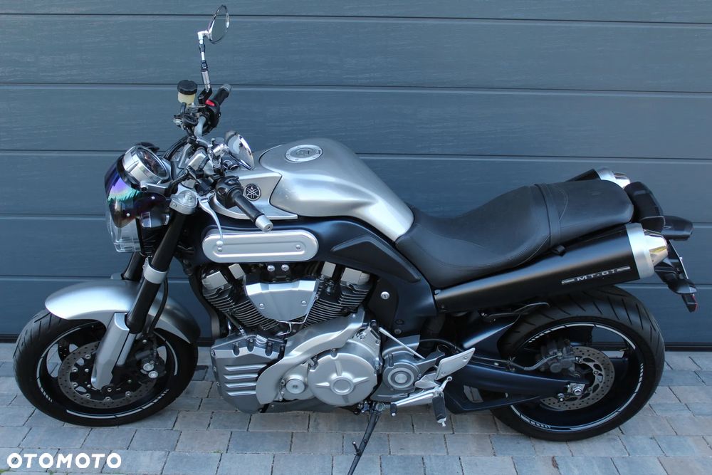 Yamaha MT - 9