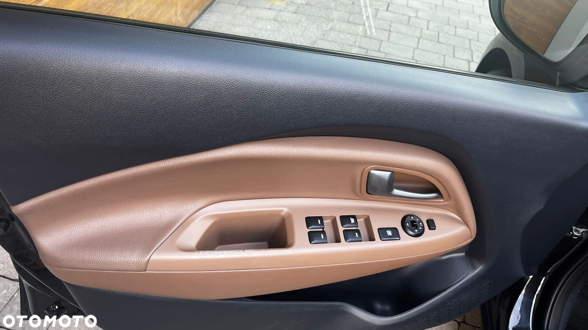 Kia Rio - 12