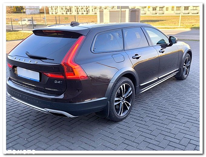 Volvo V90 Cross Country - 13