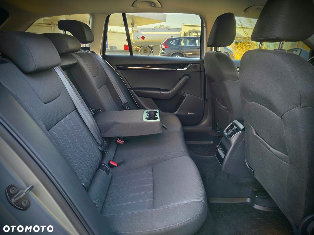 Skoda Octavia 2.0 TDI SCR Ambition - 8