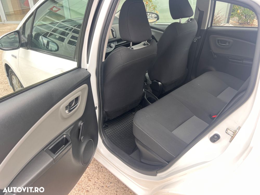 Toyota Yaris - 10