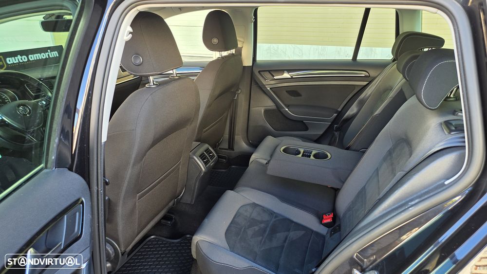 VW Golf Variant 1.6 TDi Highline DSG - 21