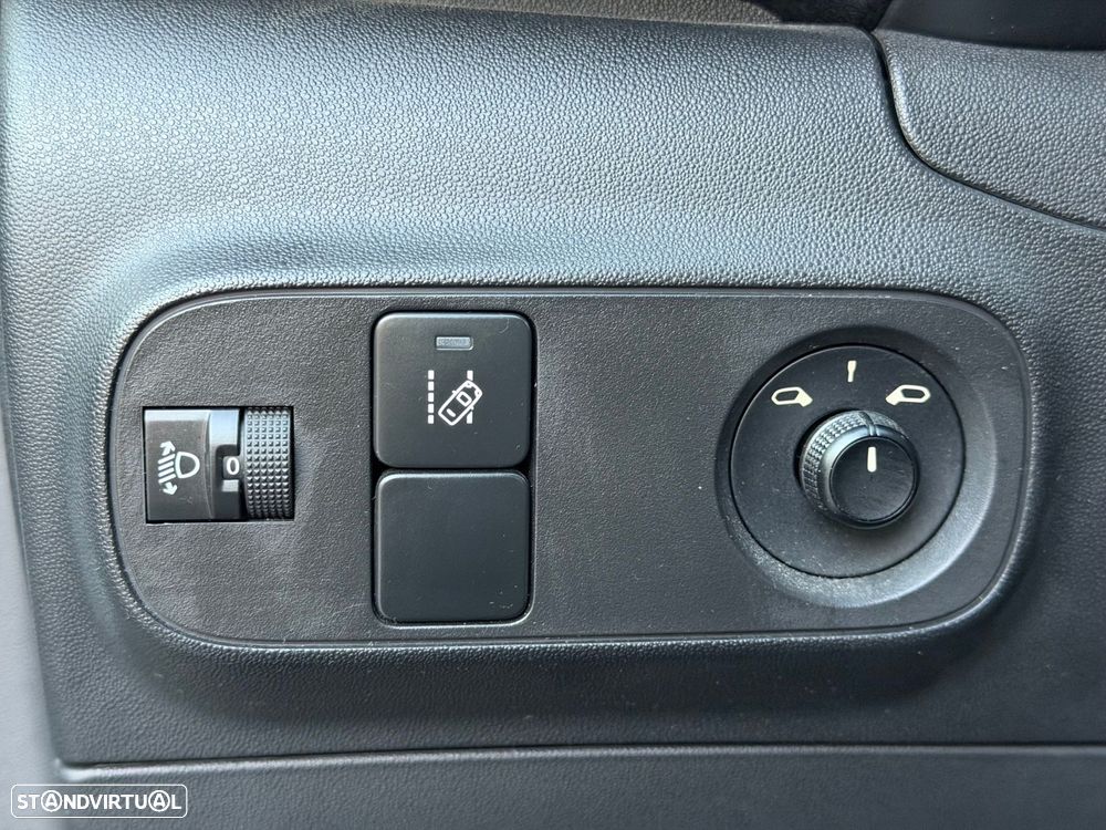 Citroën C3 1.2 PureTech Shine - 29