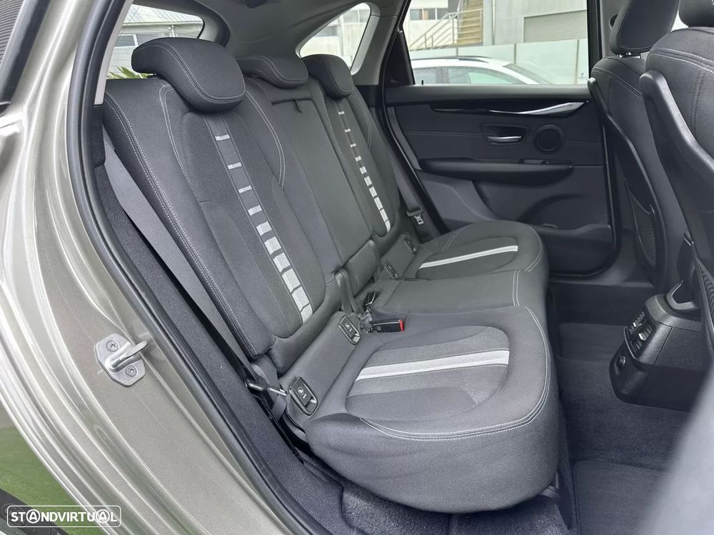 BMW 218 Active Tourer d Line Sport - 54