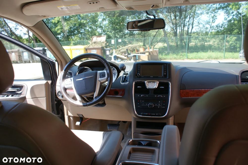 Chrysler Town & Country 3.6 Touring - 33