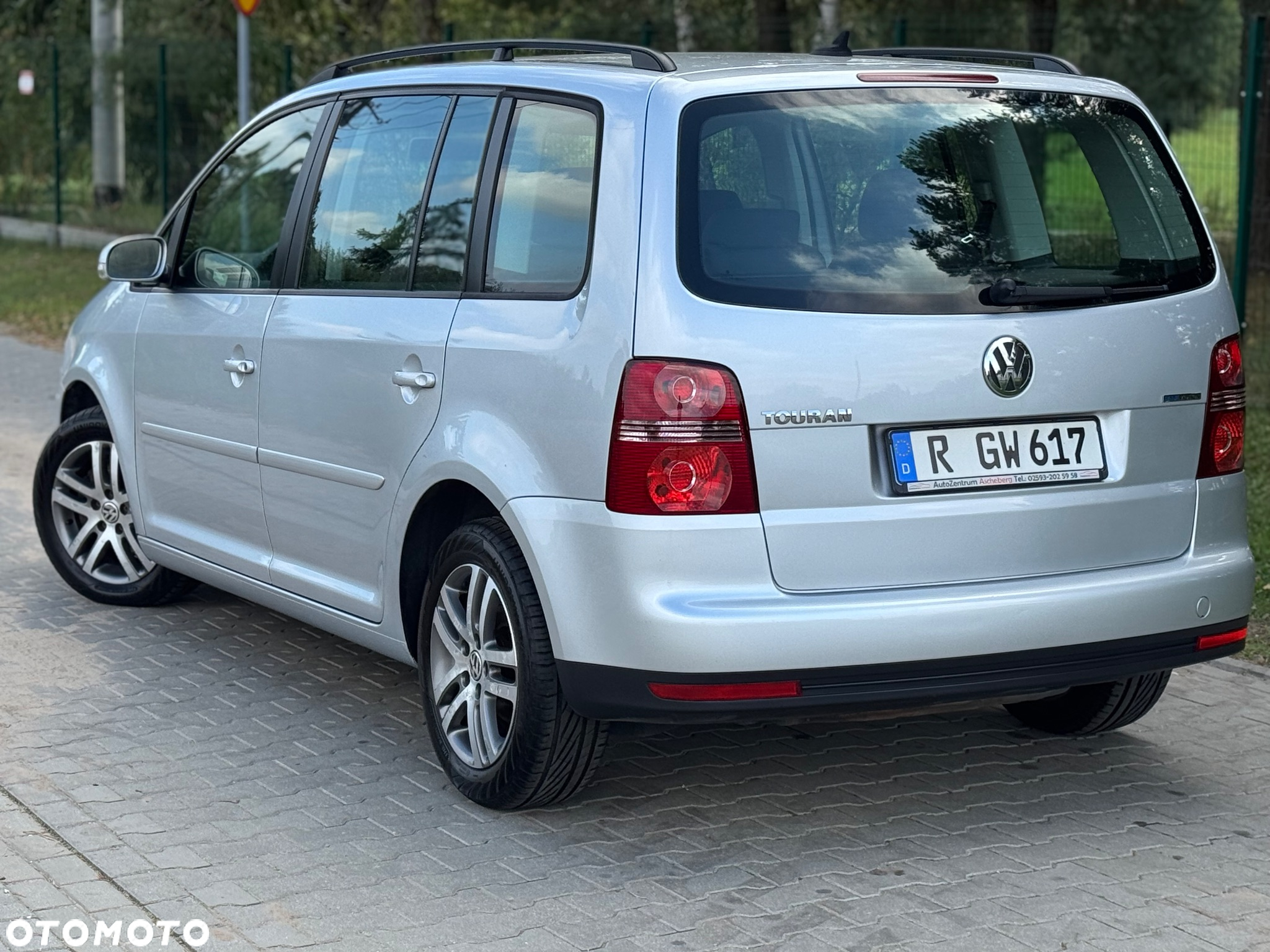 Volkswagen Touran 1.9 TDI DPF Blue Motion Highline - 13