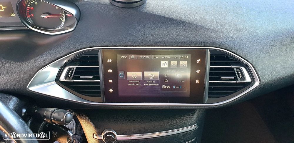 Peugeot 308 1.2 PureTech Allure - 32