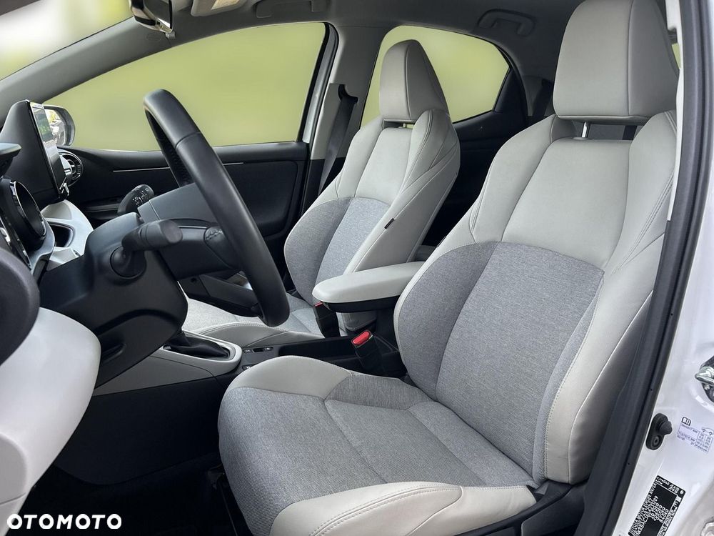 Toyota Yaris - 10