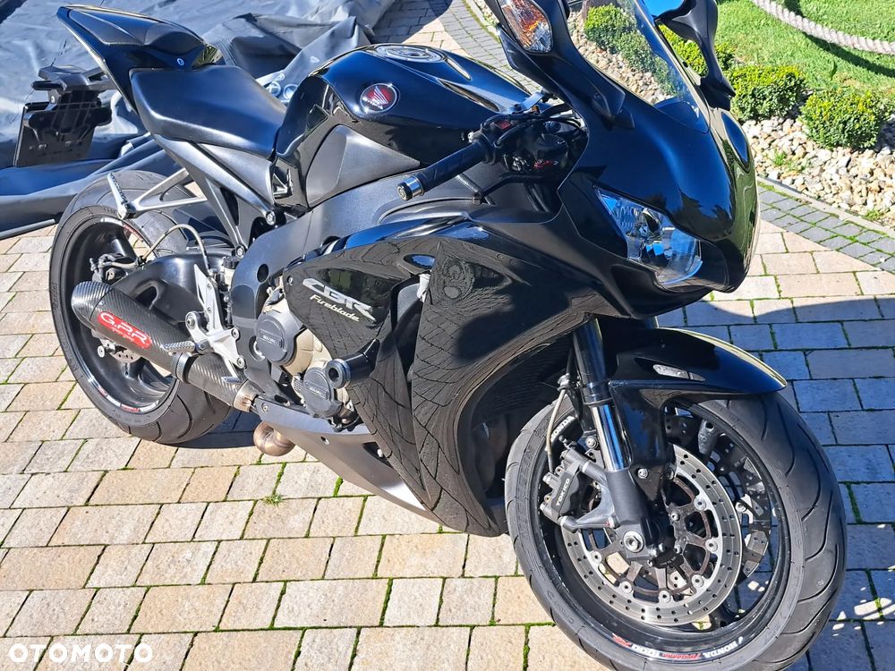Honda CBR - 1