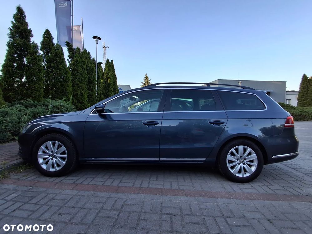 Volkswagen Passat - 1