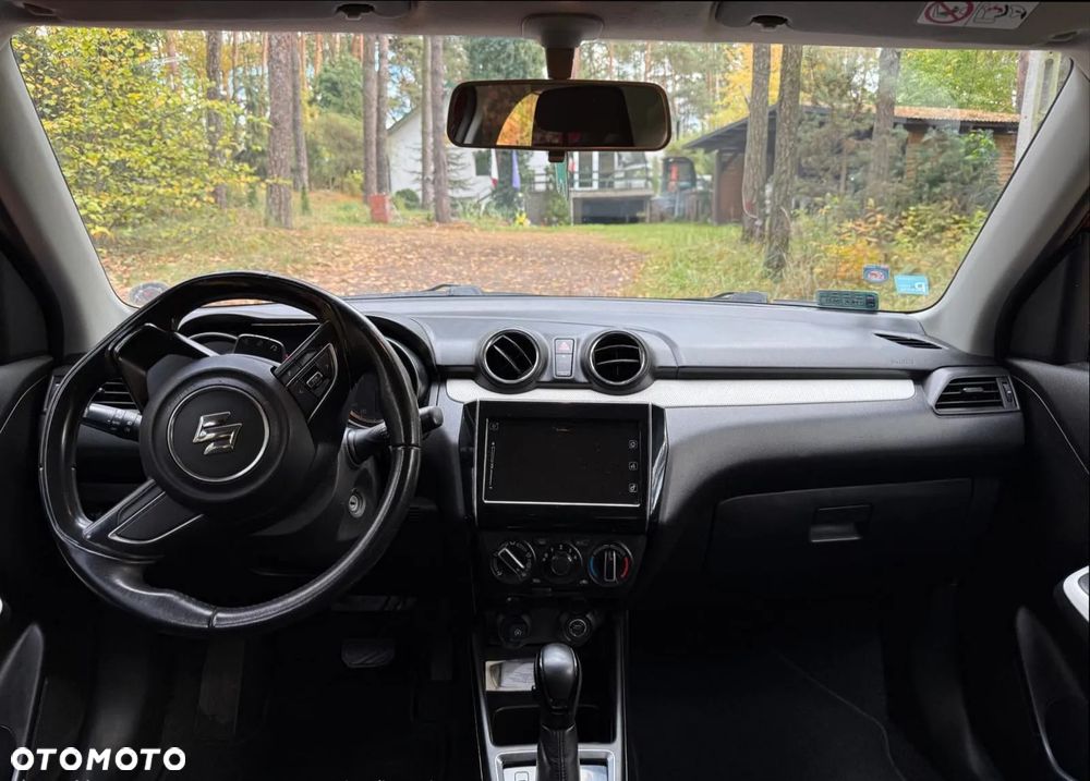 Suzuki Swift 1.2 Premium Plus CVT - 8